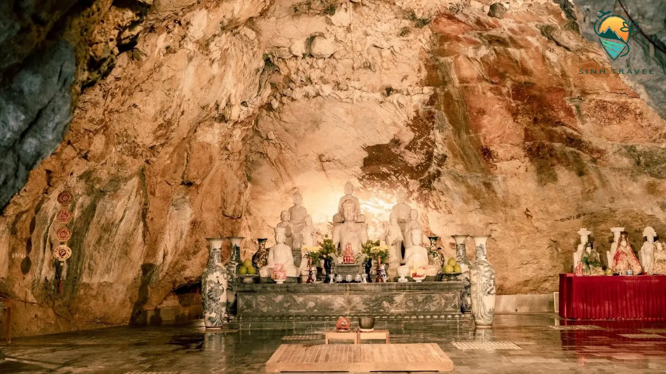 Kh&aacute;m ph&aacute; động Am Ti&ecirc;n huyền b&iacute;